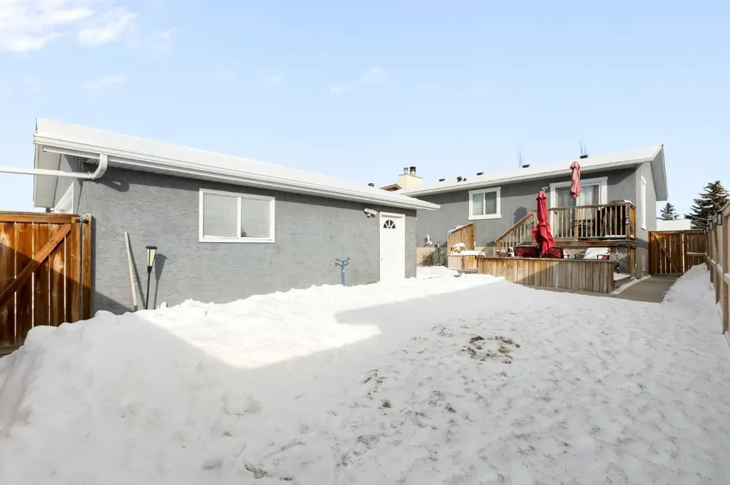 172 Rundlefield Crescent NE Calgary AB T1Y 2V5