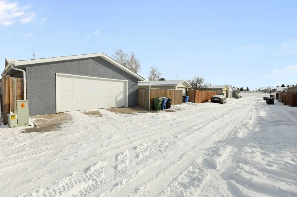 172 Rundlefield Crescent NE Calgary AB T1Y 2V5