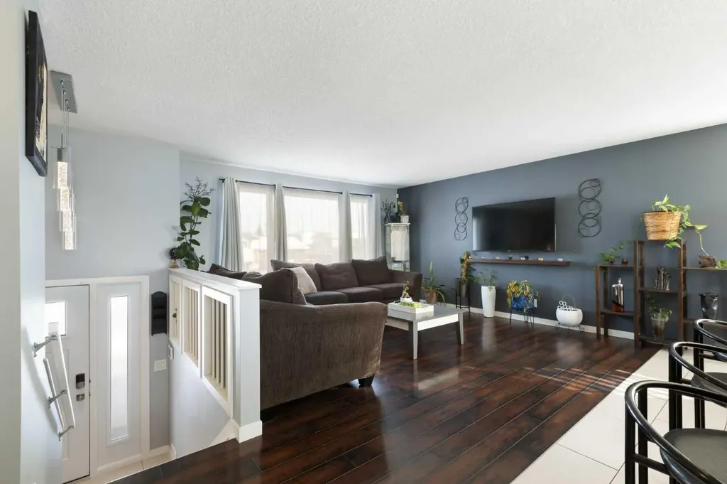 172 Rundlefield Crescent NE Calgary AB T1Y 2V5