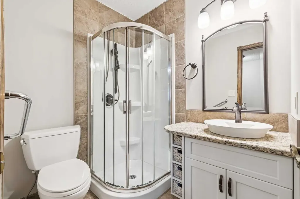 124 Edgehill Close NW Calgary AB T3A2X1