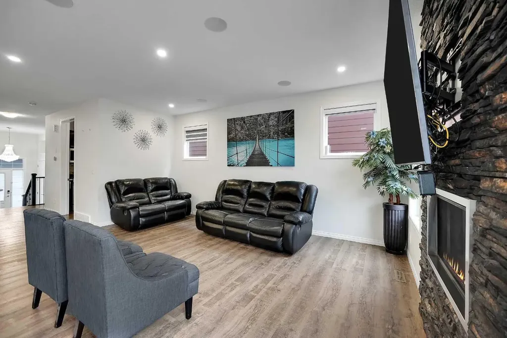17 Yorkstone Way SW Calgary AB T2X 4K6