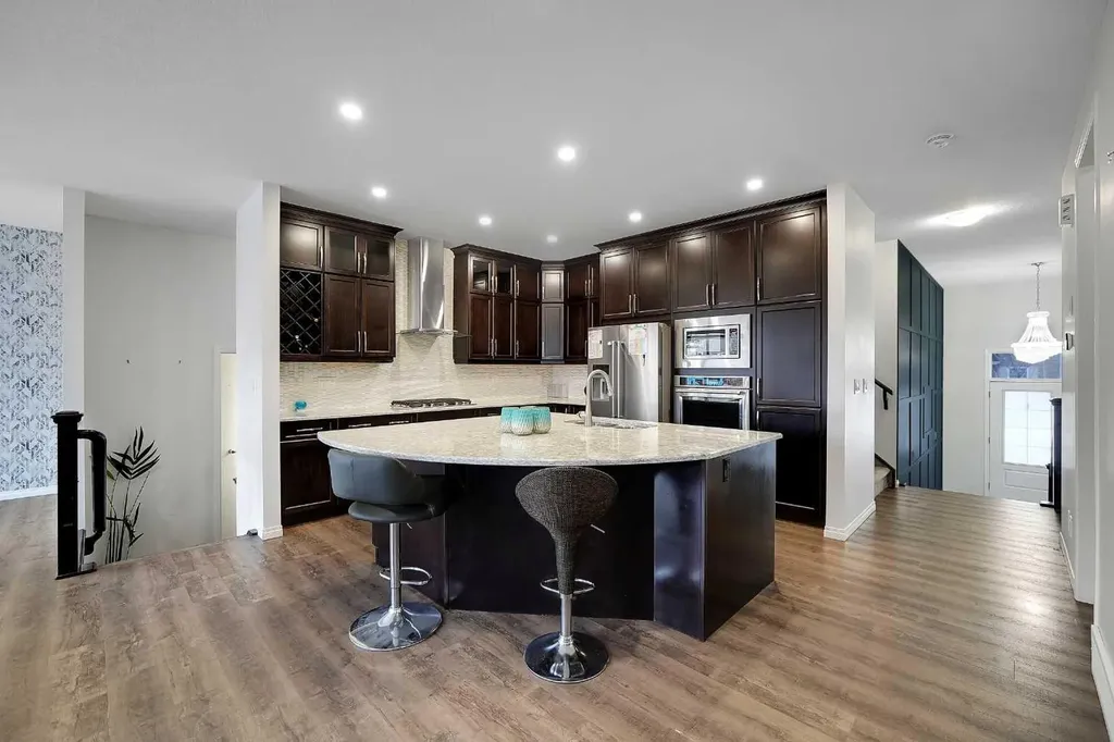 17 Yorkstone Way SW Calgary AB T2X 4K6
