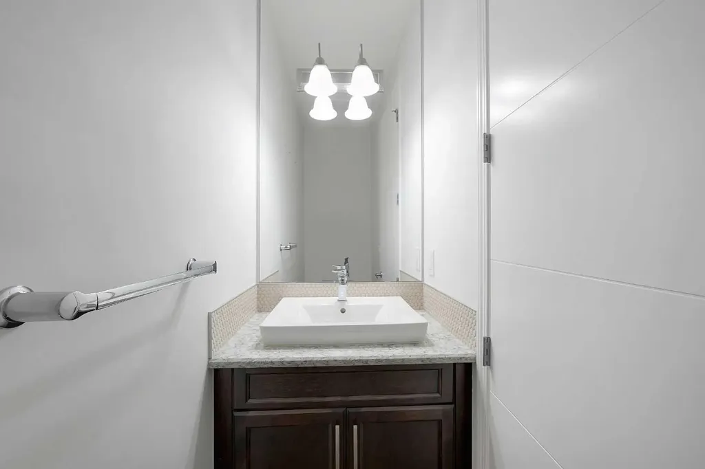 17 Yorkstone Way SW Calgary AB T2X 4K6