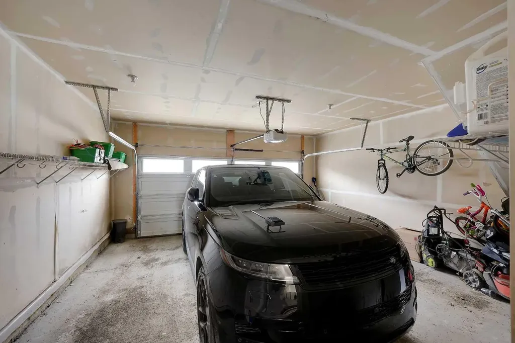 17 Yorkstone Way SW Calgary AB T2X 4K6