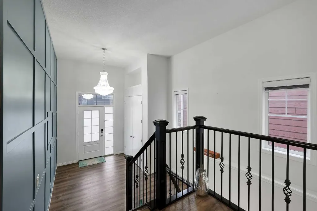 17 Yorkstone Way SW Calgary AB T2X 4K6