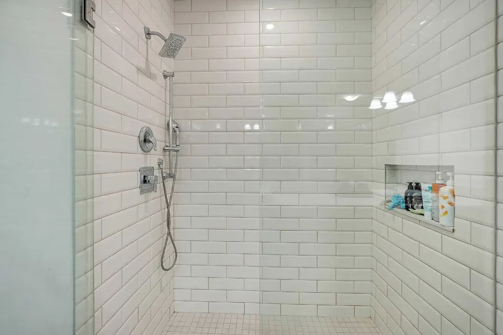 17 Yorkstone Way SW Calgary AB T2X 4K6