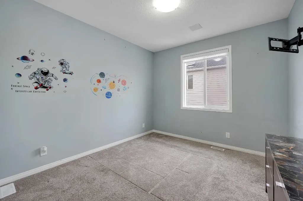17 Yorkstone Way SW Calgary AB T2X 4K6