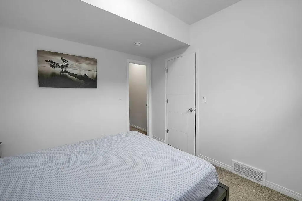 17 Yorkstone Way SW Calgary AB T2X 4K6