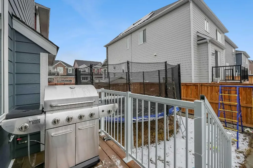 17 Yorkstone Way SW Calgary AB T2X 4K6