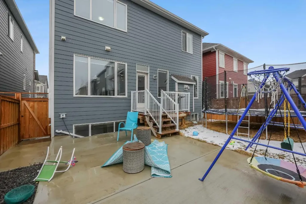 17 Yorkstone Way SW Calgary AB T2X 4K6
