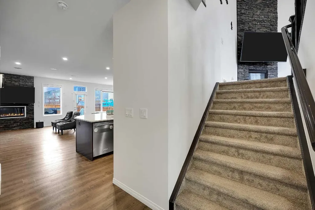 17 Yorkstone Way SW Calgary AB T2X 4K6