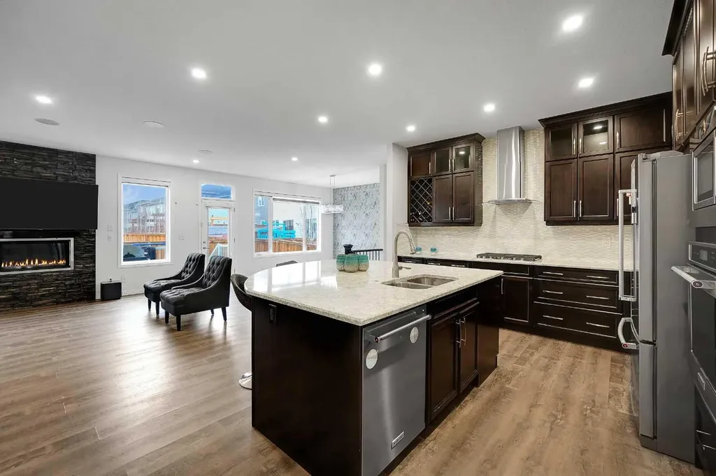 17 Yorkstone Way SW Calgary AB T2X 4K6
