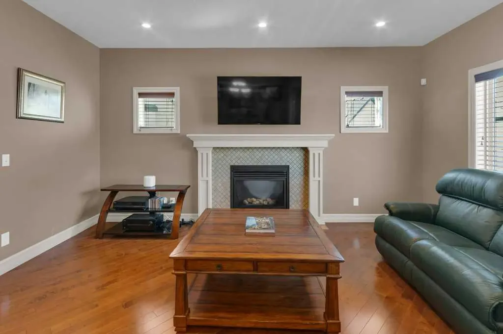 44 Mahogany Rise SE Calgary AB T3M 0X3