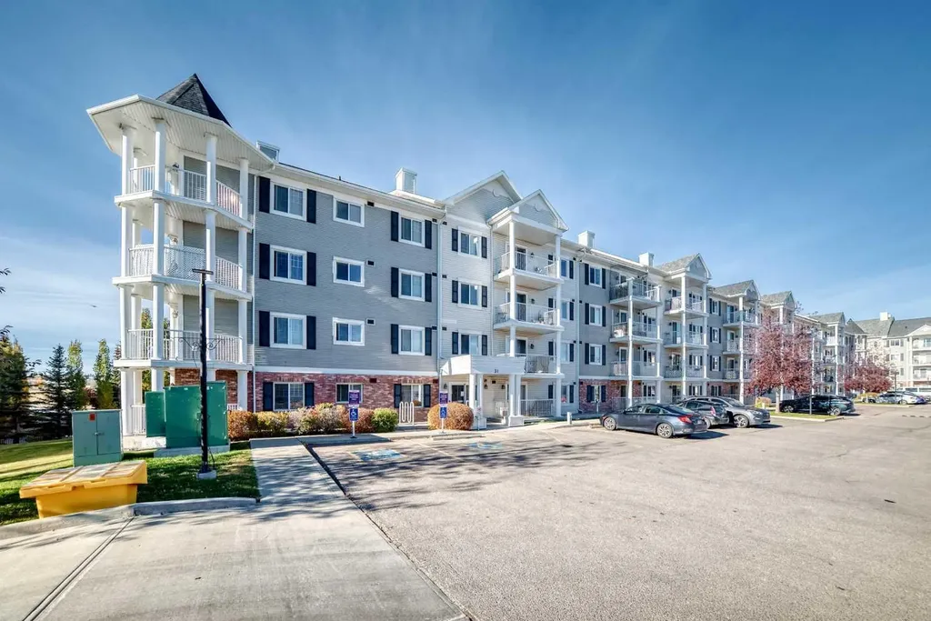 31 Country Village Manor NE Calgary AB T3K 0T3