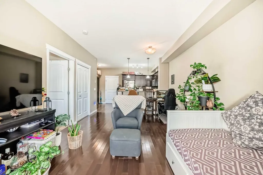 31 Country Village Manor NE Calgary AB T3K 0T3