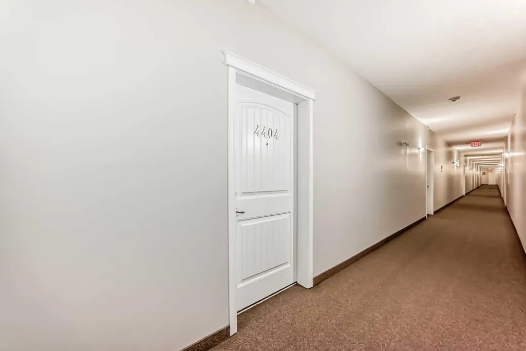31 Country Village Manor NE Calgary AB T3K 0T3
