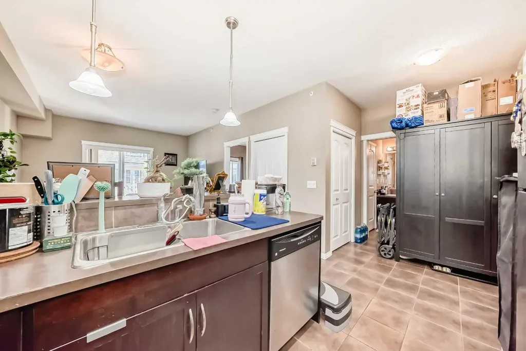 31 Country Village Manor NE Calgary AB T3K 0T3
