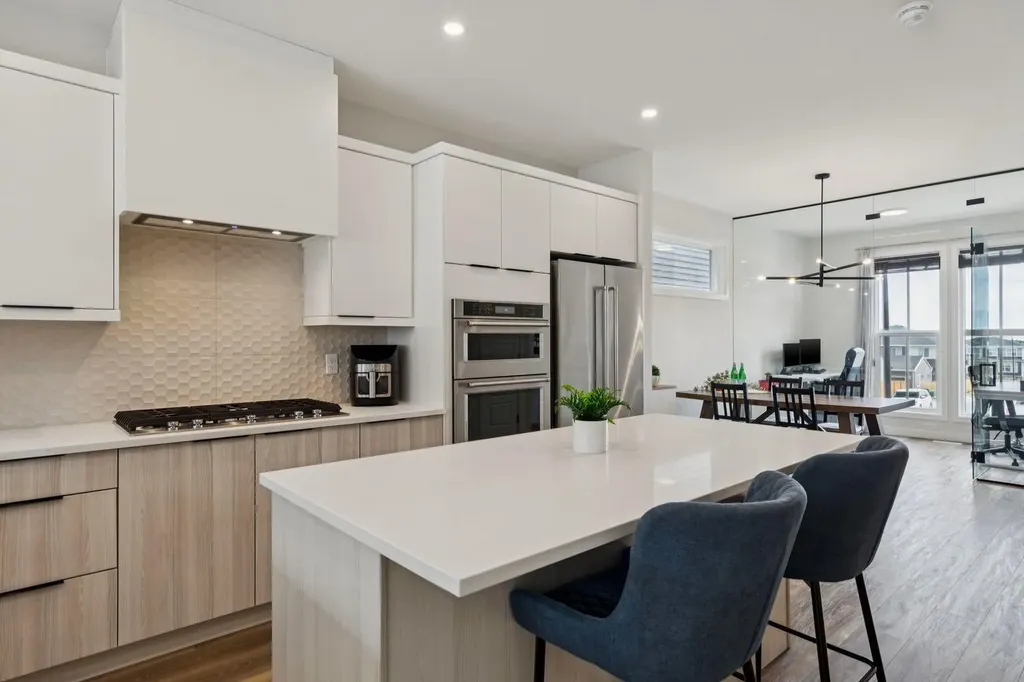 87 Aquila Way NW Calgary AB T3R1Z7
