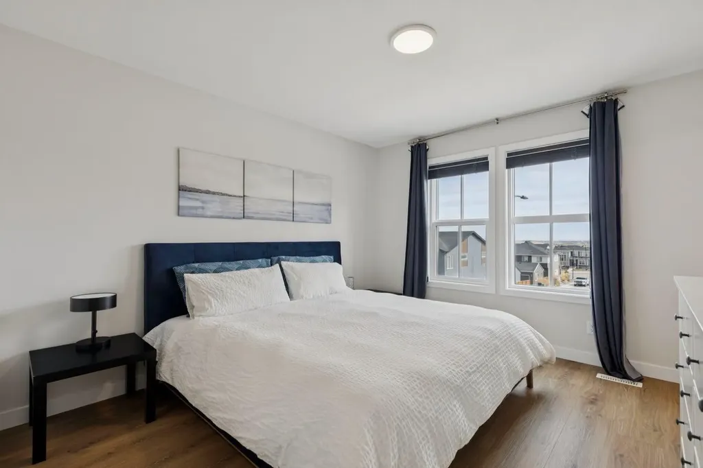 87 Aquila Way NW Calgary AB T3R1Z7