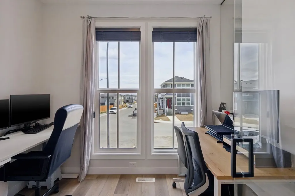 87 Aquila Way NW Calgary AB T3R1Z7