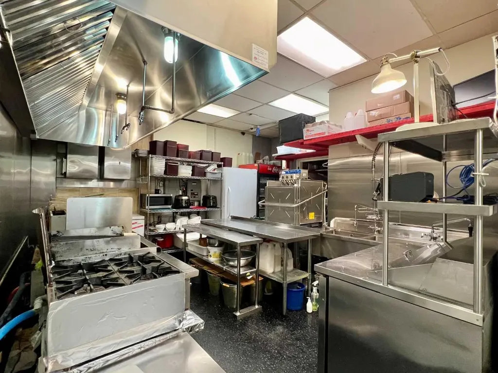 923 6 Avenue SW Calgary AB T2P 0V7