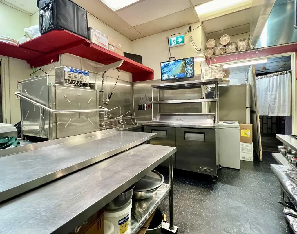 923 6 Avenue SW Calgary AB T2P 0V7