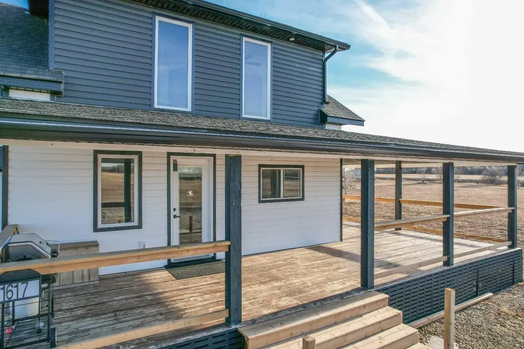 1617 Feltham Drive Pelican Point AB T0B 3C0