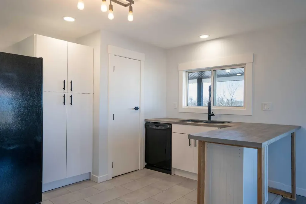 1617 Feltham Drive Pelican Point AB T0B 3C0