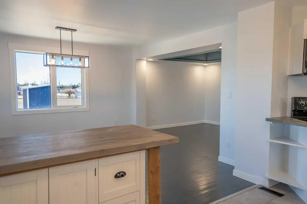 1617 Feltham Drive Pelican Point AB T0B 3C0