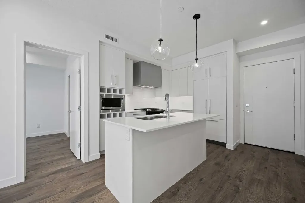 8370 Broadcast Avenue SW Calgary AB T3H 6L3