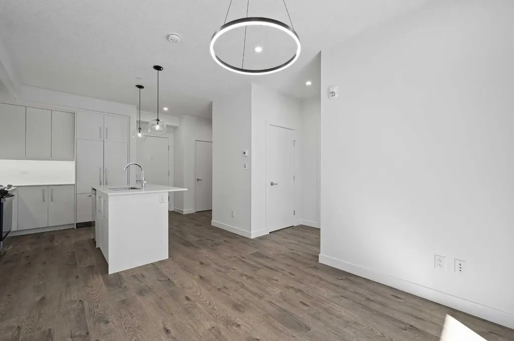 8370 Broadcast Avenue SW Calgary AB T3H 6L3