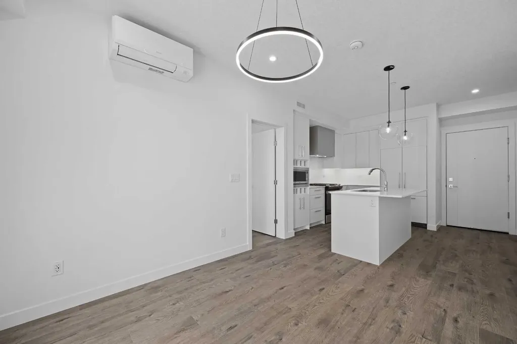 8370 Broadcast Avenue SW Calgary AB T3H 6L3