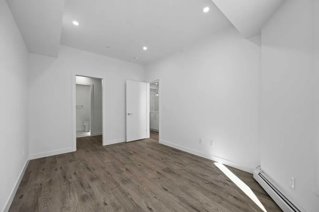8370 Broadcast Avenue SW Calgary AB T3H 6L3