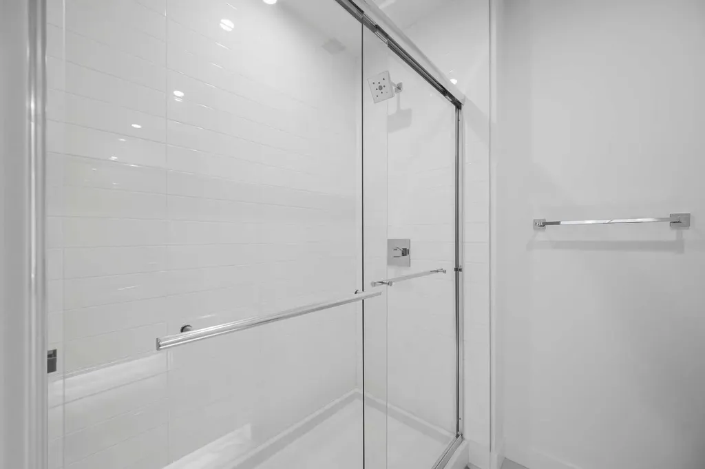 8370 Broadcast Avenue SW Calgary AB T3H 6L3