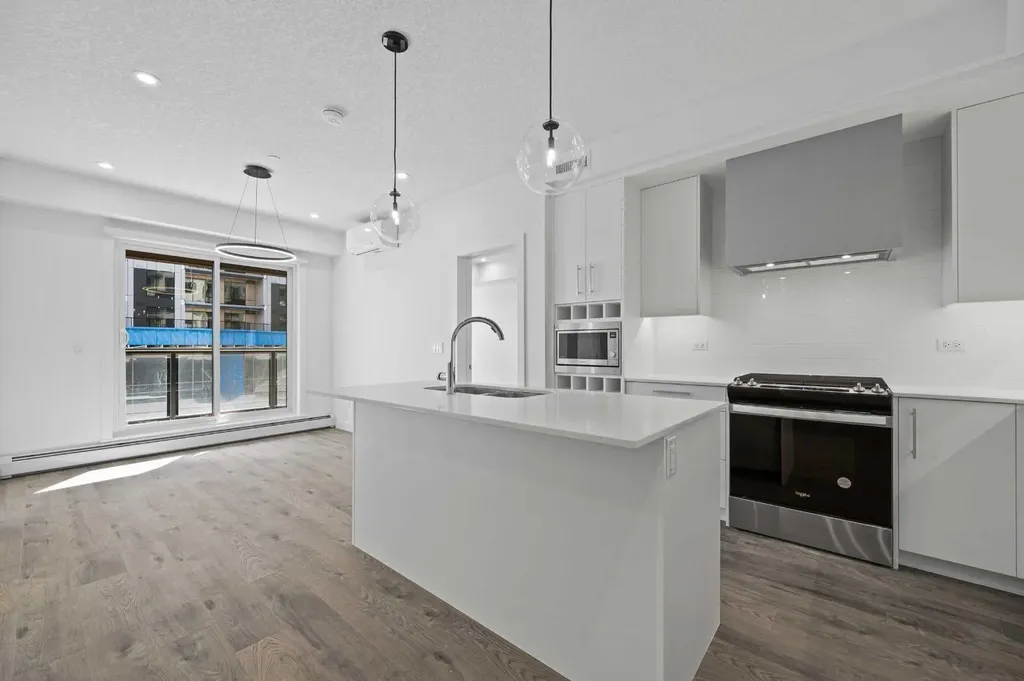 8370 Broadcast Avenue SW Calgary AB T3H 6L3