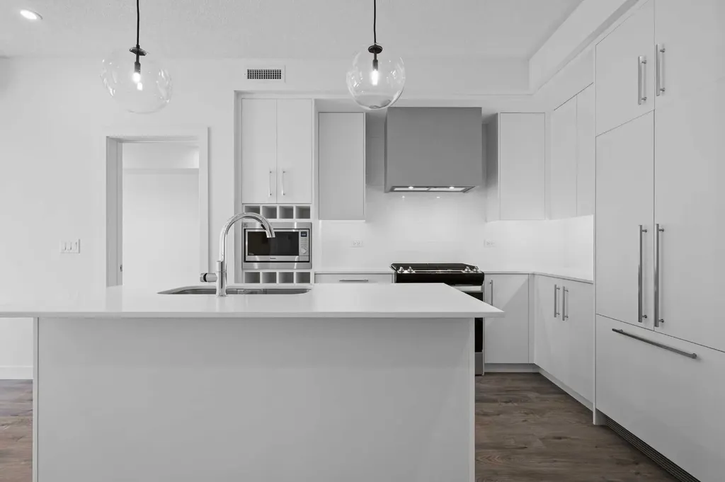 8370 Broadcast Avenue SW Calgary AB T3H 6L3