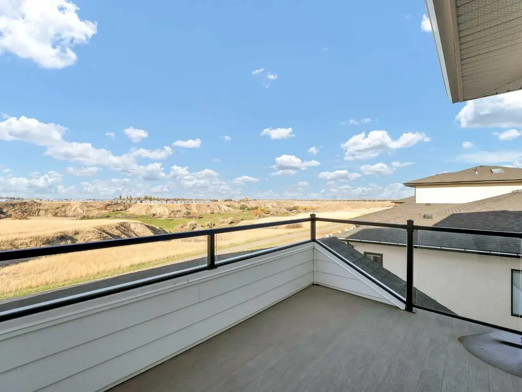 24 Coulee Ridge Drive SW Medicine Hat AB T1B0T3
