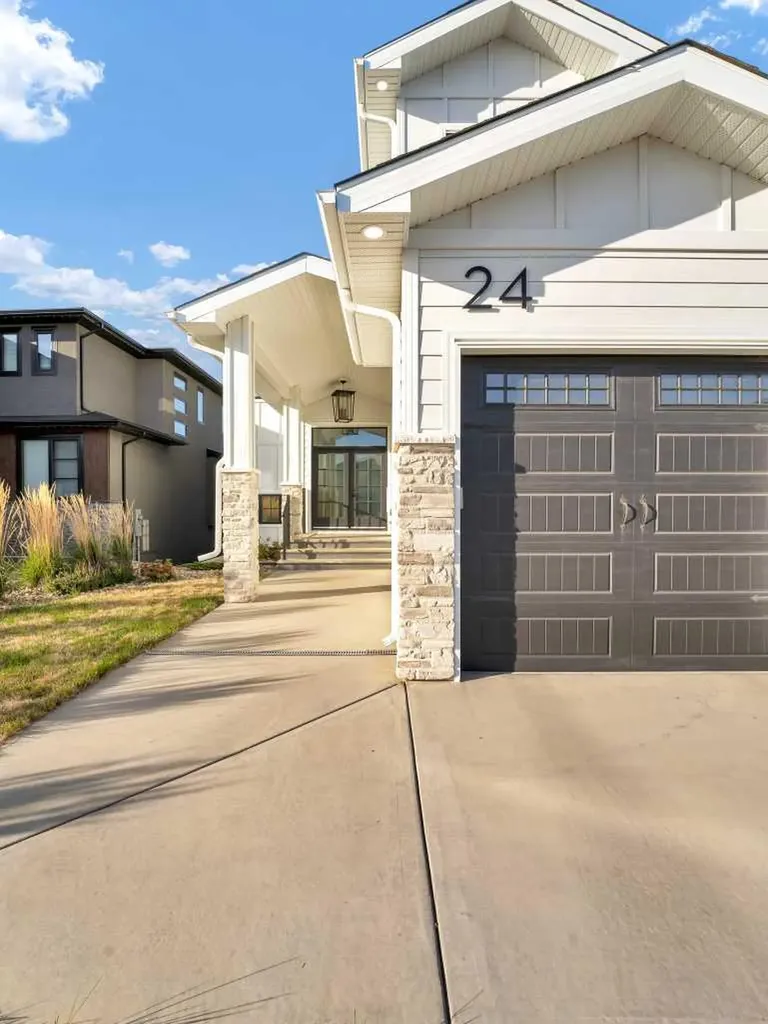 24 Coulee Ridge Drive SW Medicine Hat AB T1B0T3