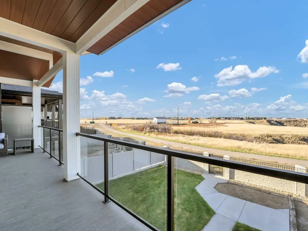 24 Coulee Ridge Drive SW Medicine Hat AB T1B0T3