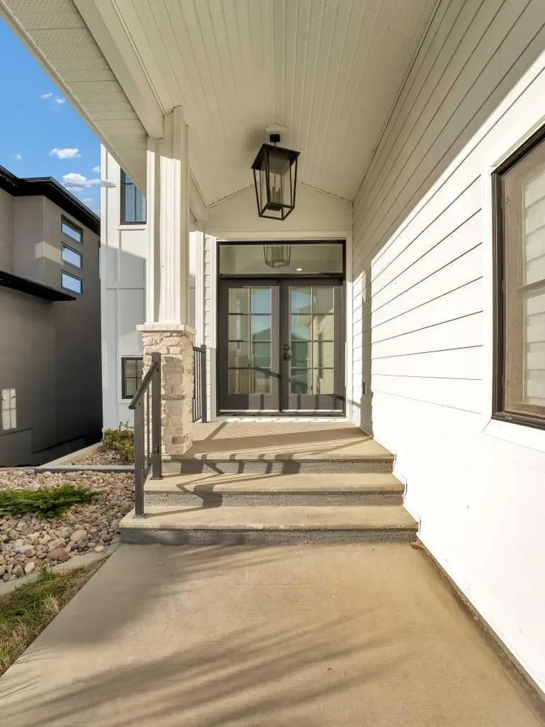 24 Coulee Ridge Drive SW Medicine Hat AB T1B0T3