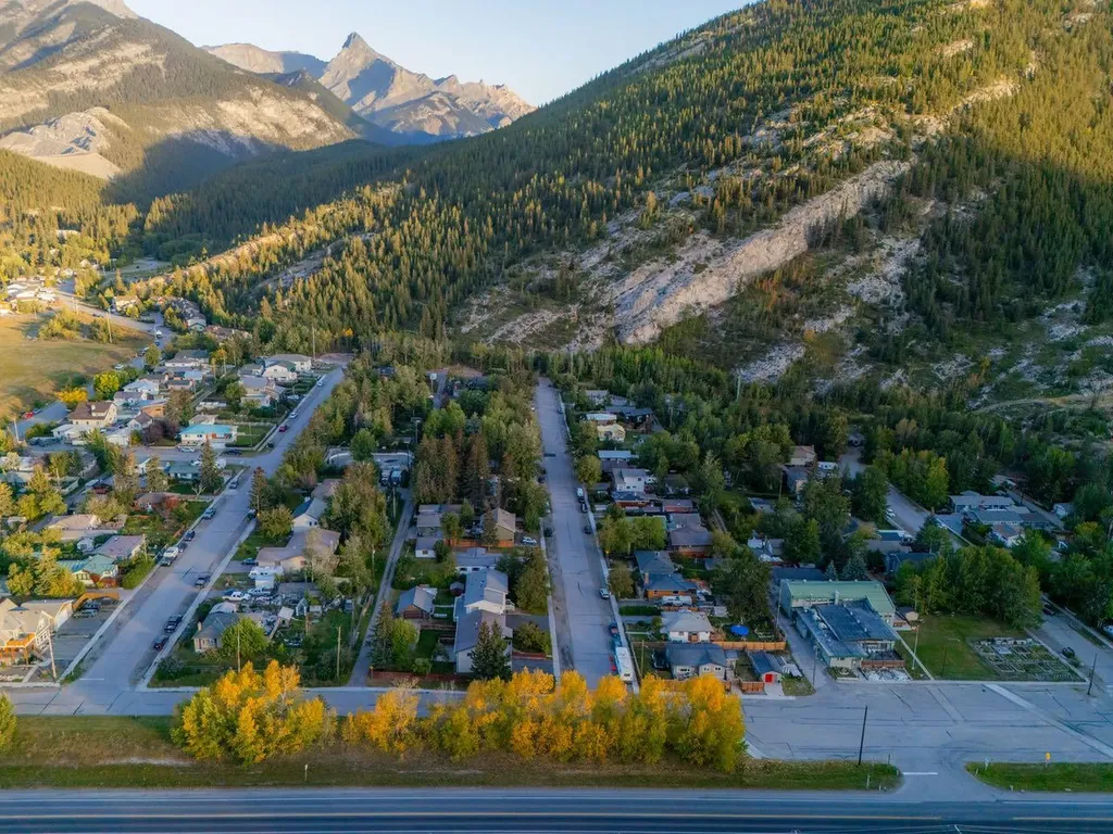 9 Yamnuska Place Exshaw AB T0L2C0