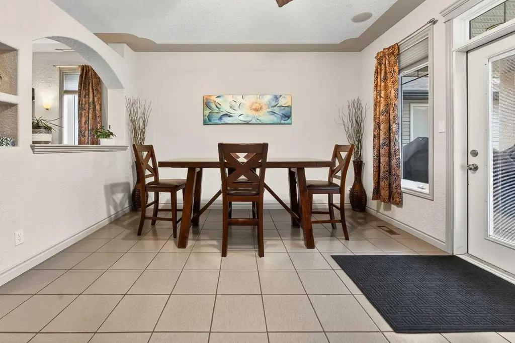 388 Grizzly Crescent N Lethbridge AB T1H 4E6