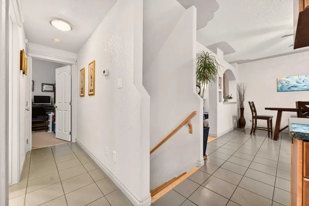 388 Grizzly Crescent N Lethbridge AB T1H 4E6