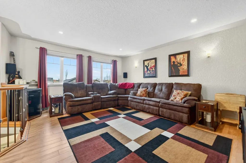 388 Grizzly Crescent N Lethbridge AB T1H 4E6