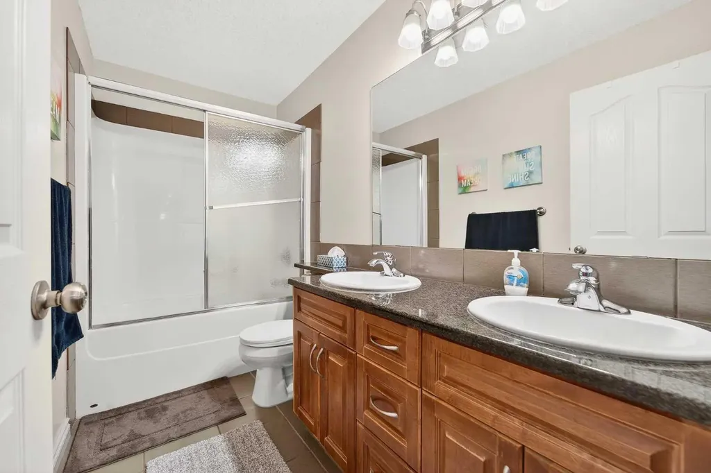 388 Grizzly Crescent N Lethbridge AB T1H 4E6