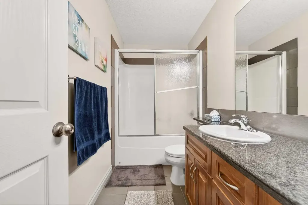 388 Grizzly Crescent N Lethbridge AB T1H 4E6