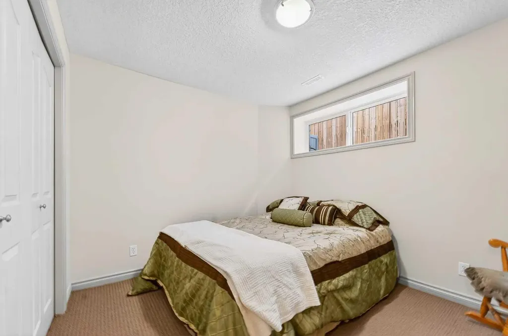 388 Grizzly Crescent N Lethbridge AB T1H 4E6
