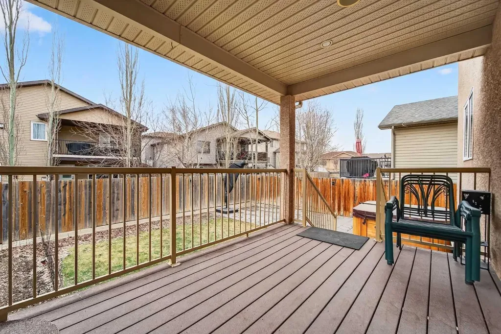 388 Grizzly Crescent N Lethbridge AB T1H 4E6