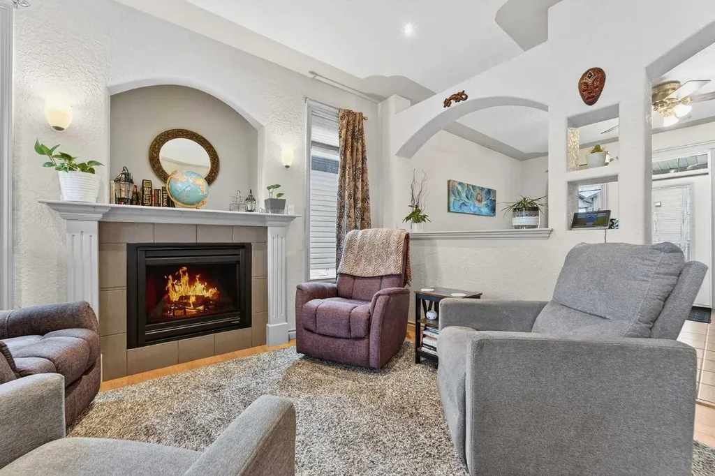 388 Grizzly Crescent N Lethbridge AB T1H 4E6