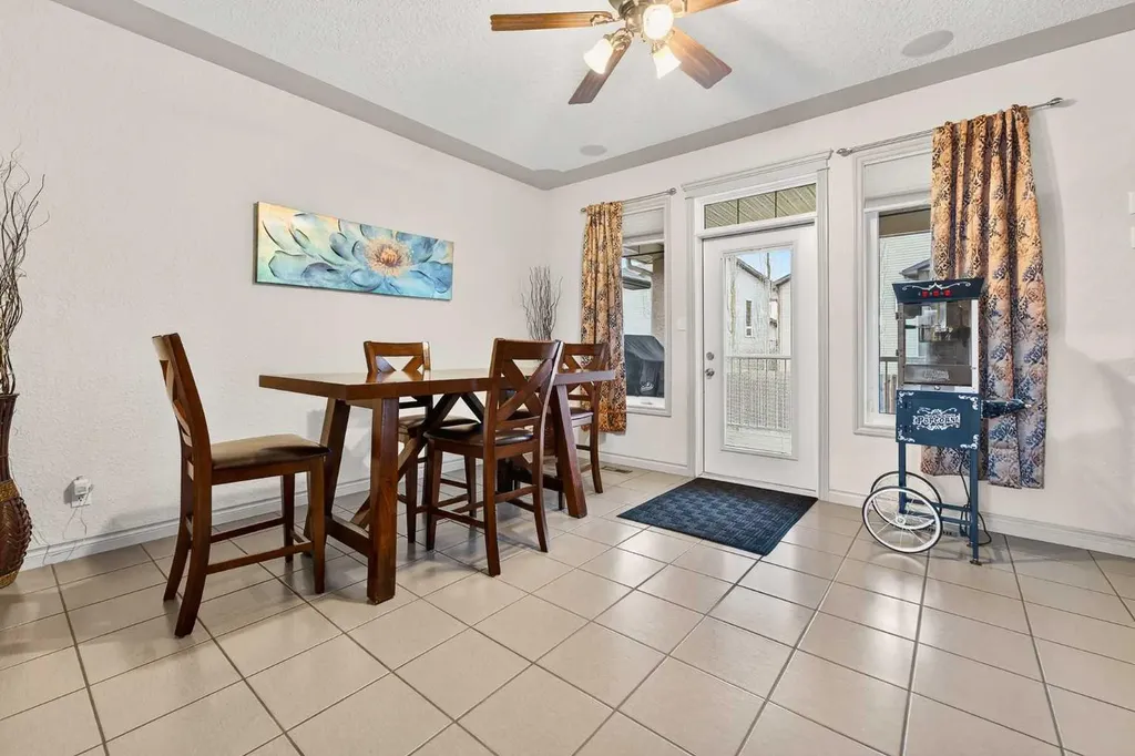 388 Grizzly Crescent N Lethbridge AB T1H 4E6